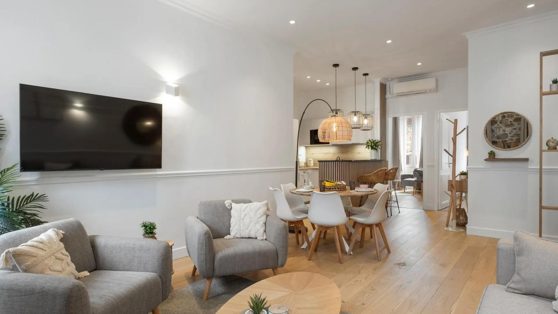 Cannes Heart, 3 Bedroom 3 Bath, 100M Palais & Beach Lejlighed